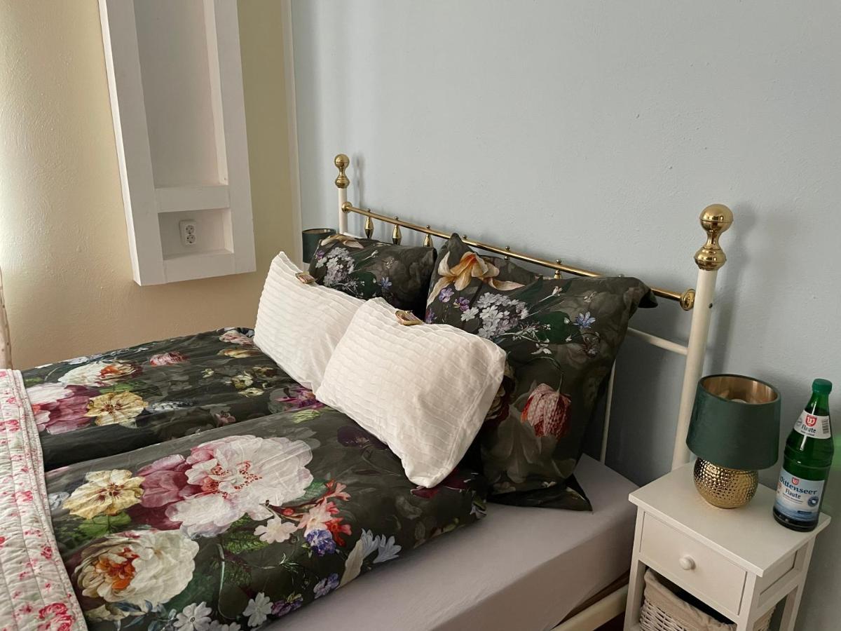 Lindenhof Chezartistes Hotel Loose Eksteriør billede